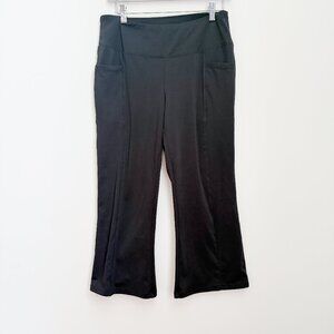 AMAZON - 3/4 Length Bootcut Legging w Pockets - Black - Large